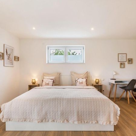 Studio 2 Parkside Apartments Guenzburg Luaran gambar